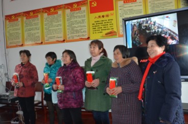 幫扶單親媽媽，關(guān)愛失依家庭